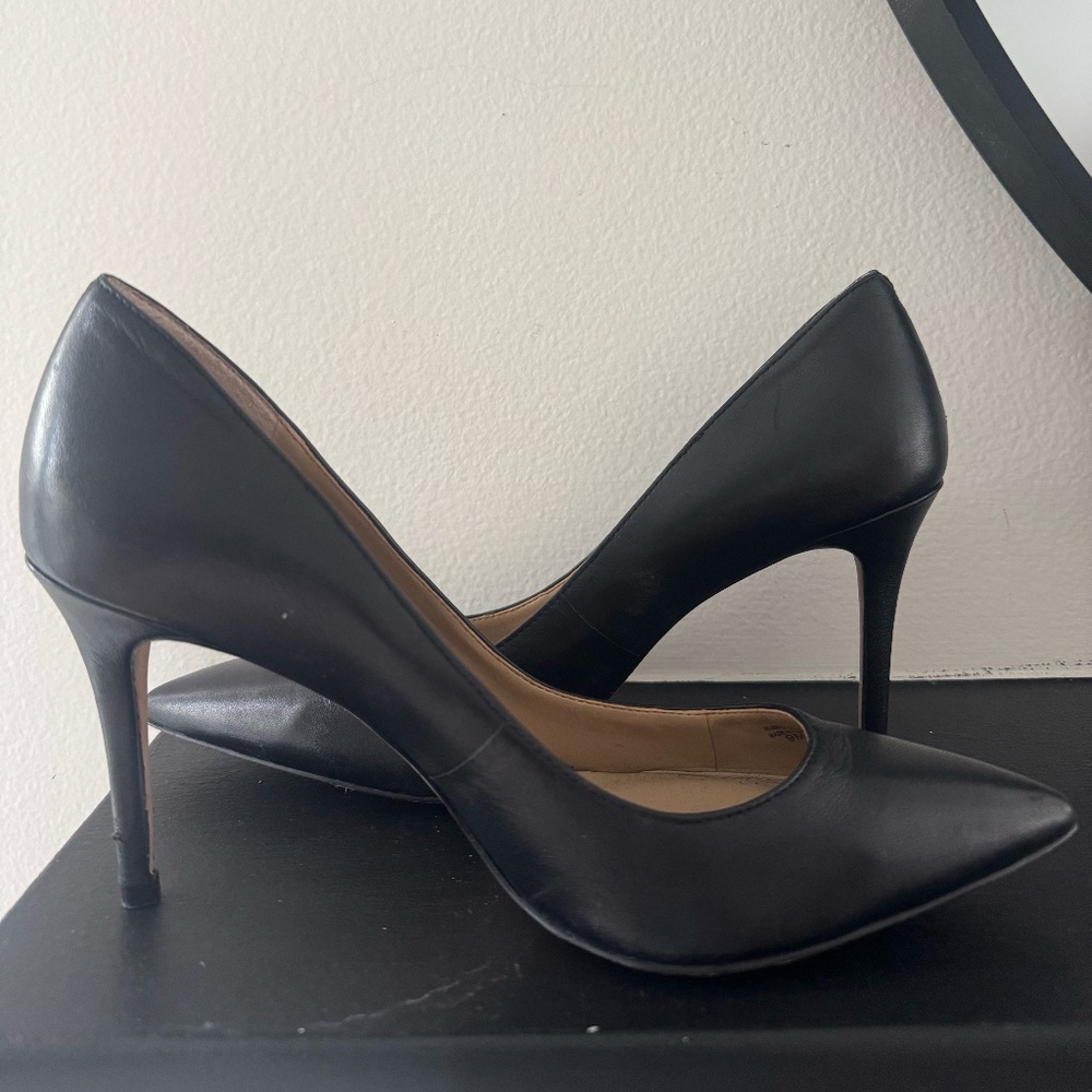 Ann Taylor Mila Black Leather Pumps | Size 9 US